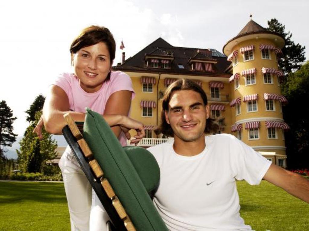 mirka-roger-castle-roger-federer-16433287-1024-768